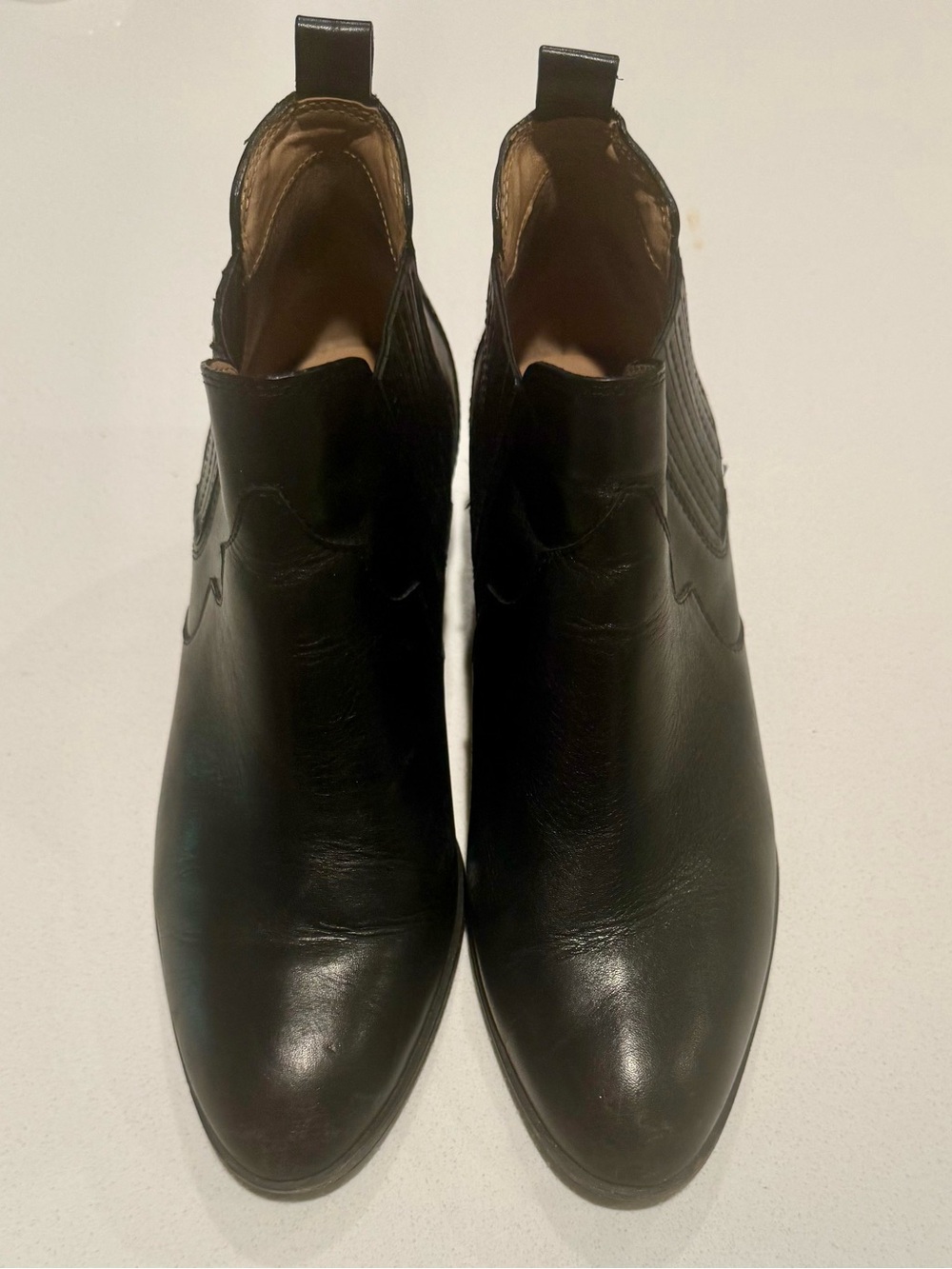 G.H. Bass & Co. Black Leather Women's Ankle Chelsea Booties